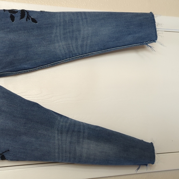 Silver Jeans Jeans Silver Girlfriend Jeans 28 Floral Embroidered